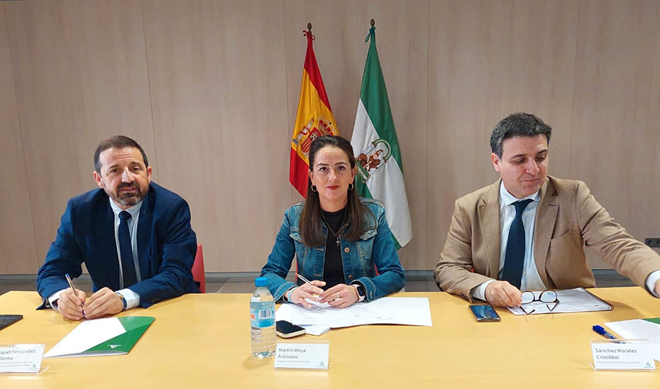 El secretario general de Industria y Minas, Cristóbal Sánchez, preside, junto a la delegada del Gobierno de la Junta en Almería, Aránzazu Martín, la constitución de la Comisión de Participación del Fondo de Transición Justa en la provincia.